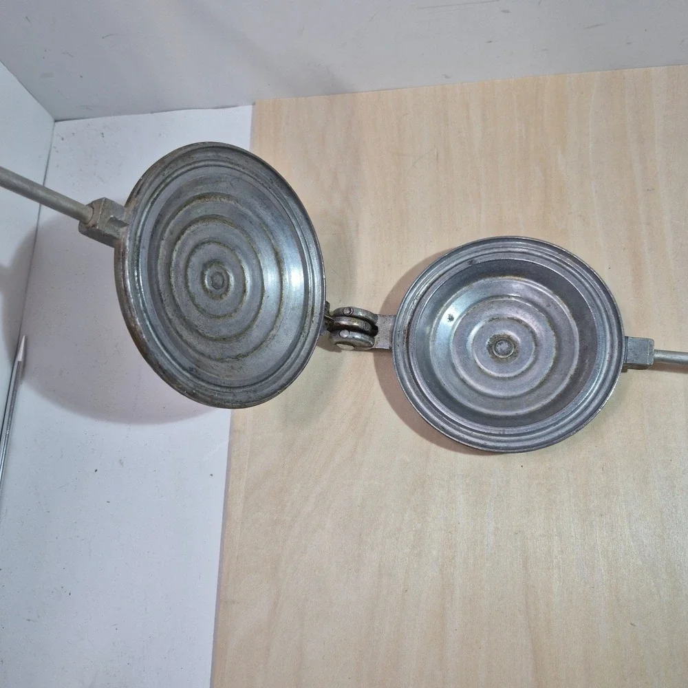 Toas Tite‎ Sandwich Toaster Cooker Pie Iron Camp Stove Wand w Pat No 2463439